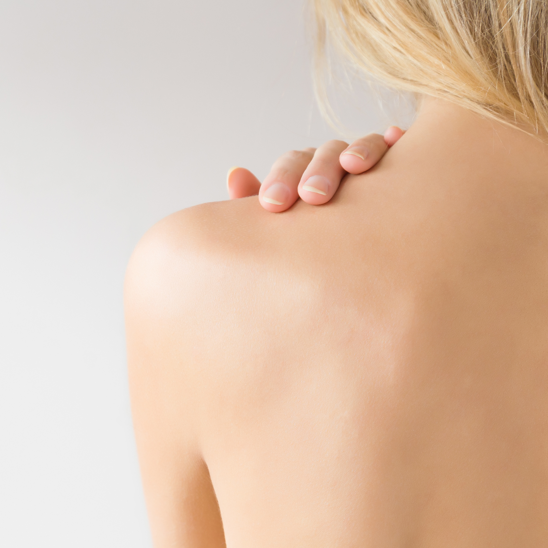 HOW TO CHOOSE THE RIGHT LUBE WHEN YOU HAVE SENSITIVE SKIN